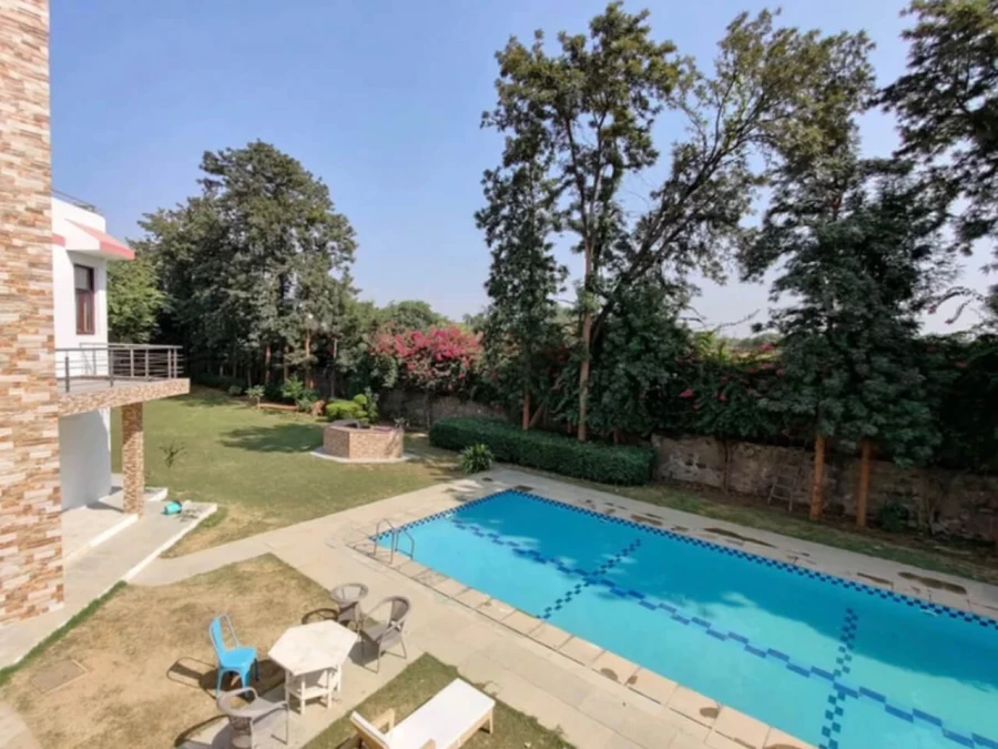 Birdsong Asola Farmhouse